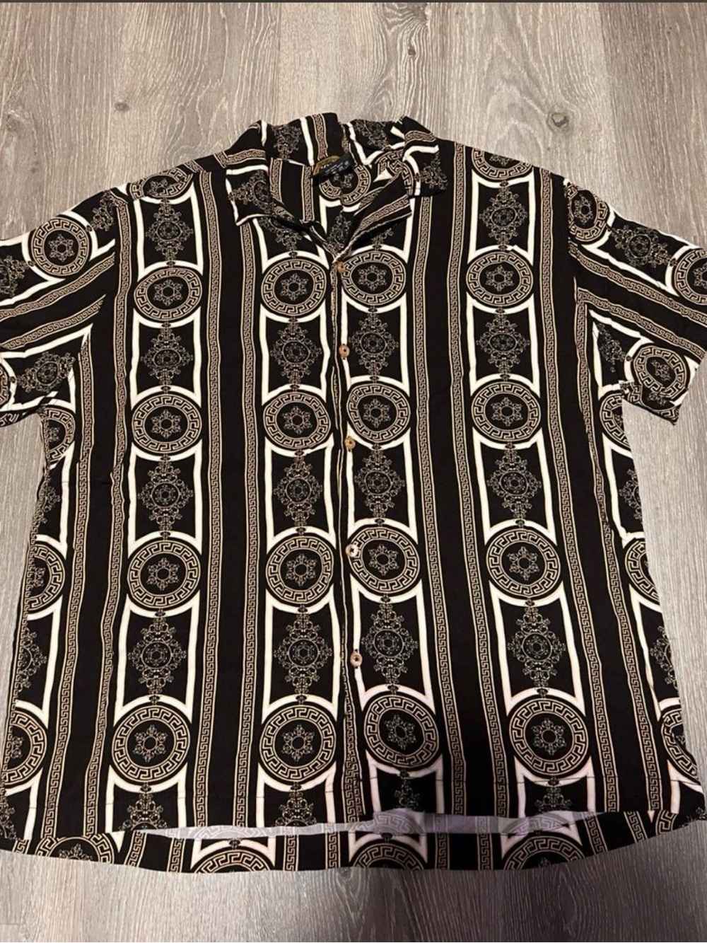 Level Ten Couture black and white button-up shirt